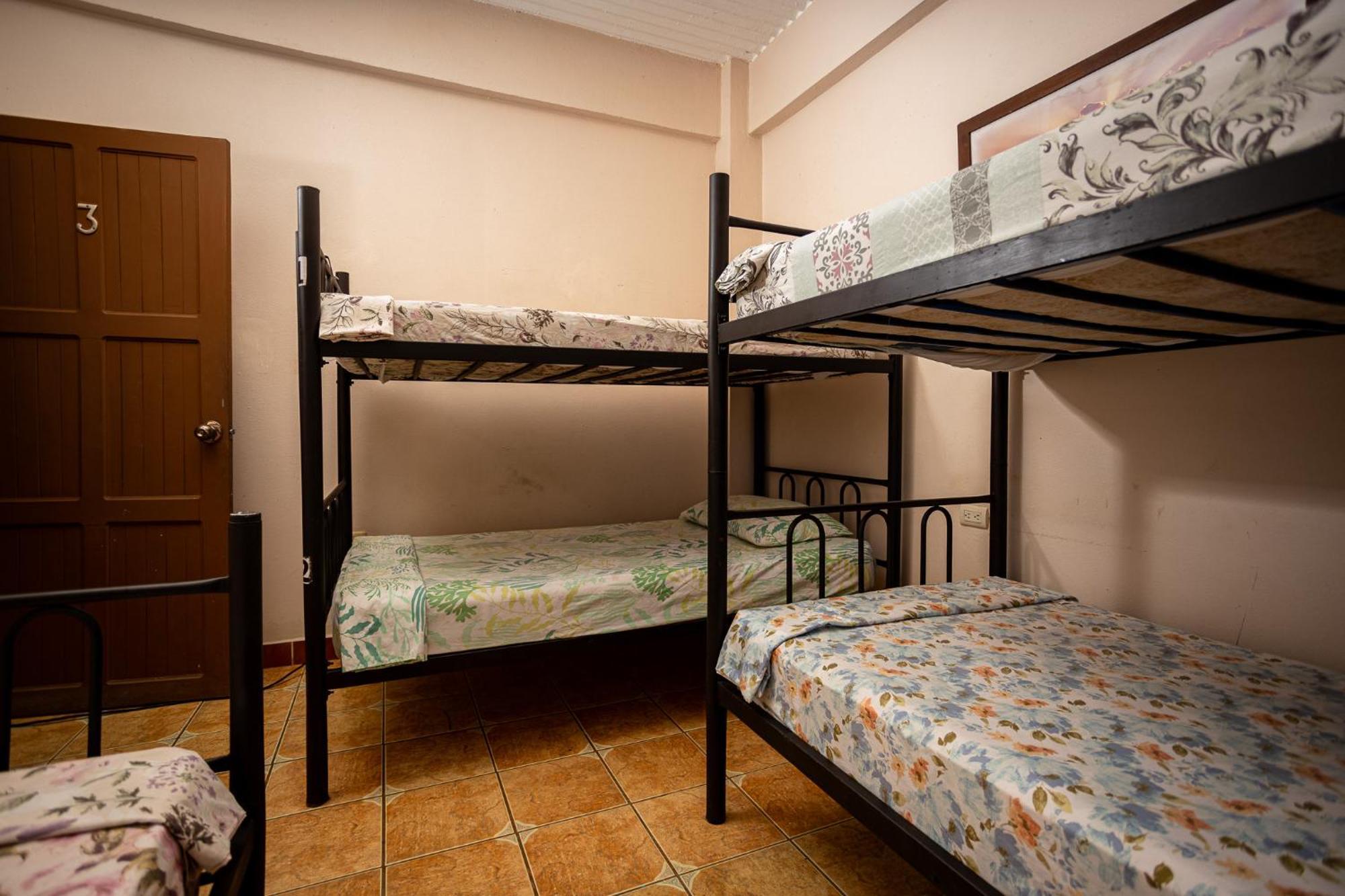 Manuel Antonio Hostel ภายนอก รูปภาพ